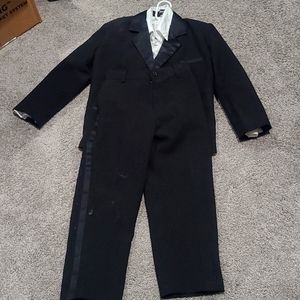 Boys Tux 3 Piece Formal Suit Size 7